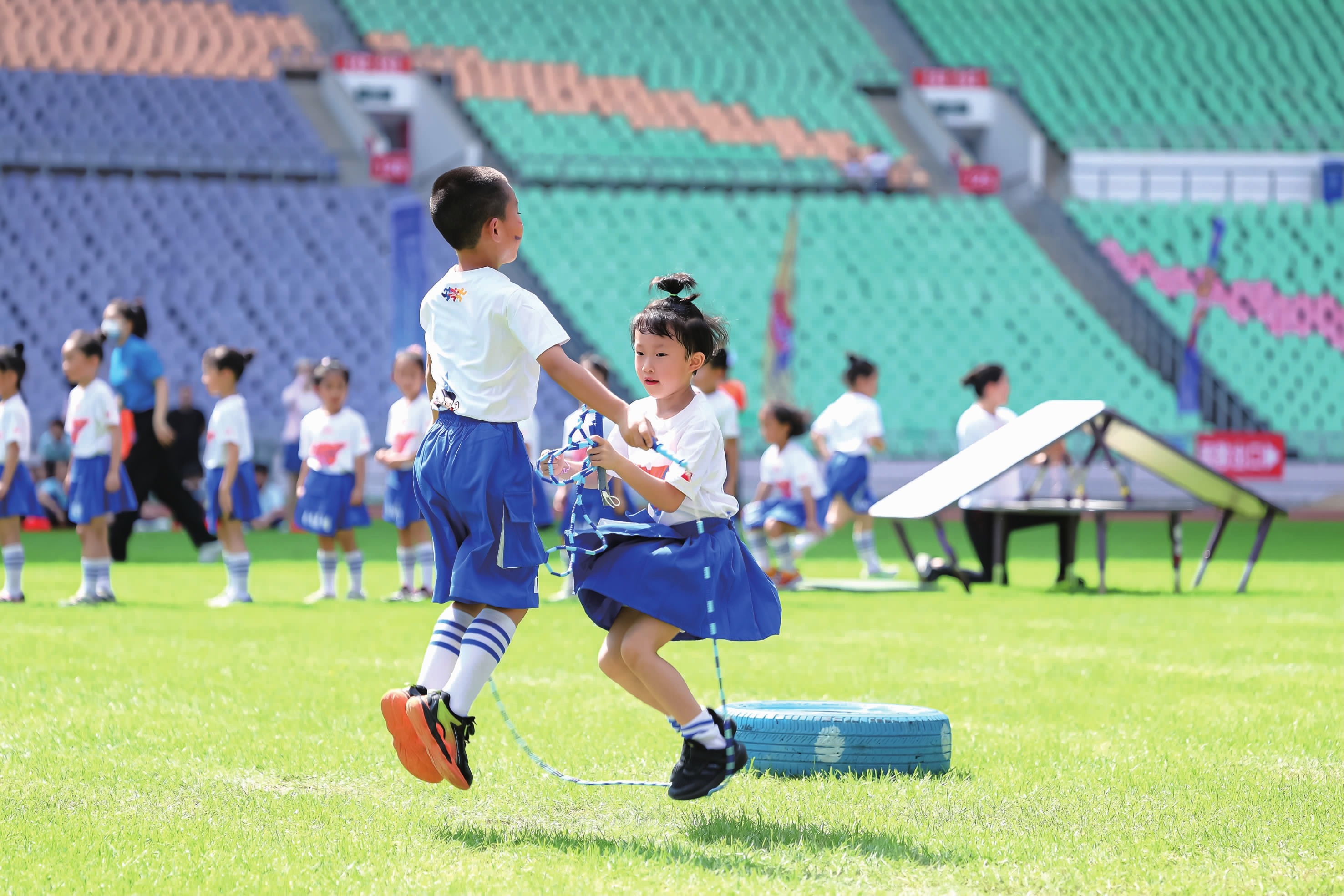 育碧市值跌破10亿美元创13年新低！腾讯子公司却超四倍